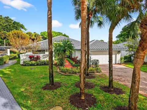 35 Glens Dr E, Boynton Beach, FL 33436