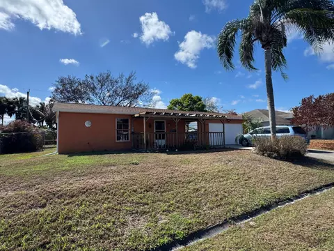 582 SE Karrigan Ter, Port Saint Lucie, FL 34983