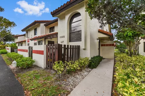 10851 Palm Lake Ave #202, Boynton Beach, FL 33437