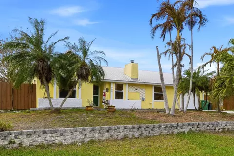 798 SW Carmelite St, Port Saint Lucie, FL 34983