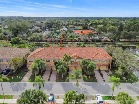 5965 Monterra Club Dr, Lake Worth, FL 33463