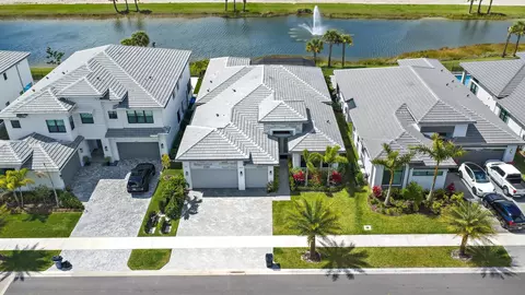 9933 Migration Pt, Palm Beach Gardens, FL 33412