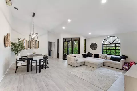 5139 Europa Dr #O, Boynton Beach, FL 33437