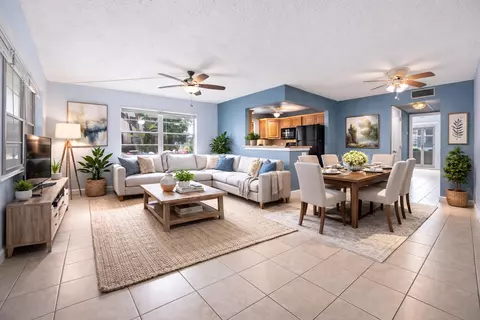 35 Sussex B, West Palm Beach, FL 33417