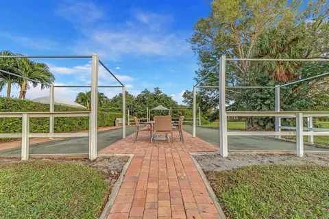 View/Area - 3572 SE Court Dr, Stuart, FL 34997 photo 3 of 10