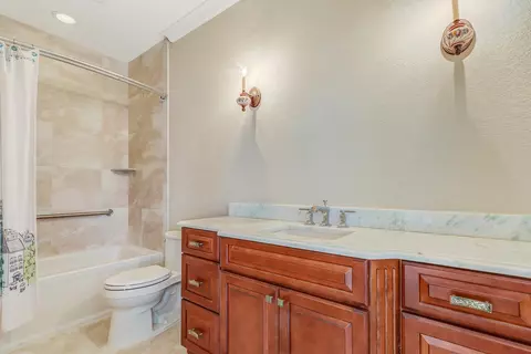 Bath - 3572 SE Court Dr, Stuart, FL 34997 photo 5 of 5