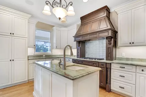 Kitchen - 3572 SE Court Dr, Stuart, FL 34997 photo 5 of 6