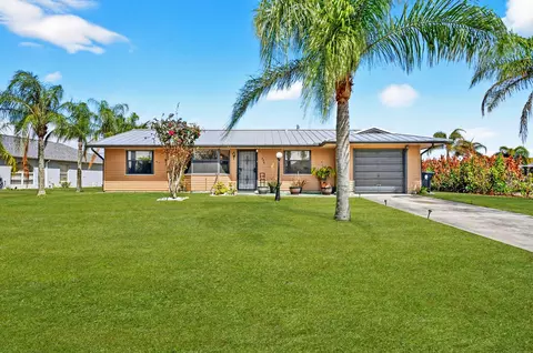 456 SW Kestor Dr, Port Saint Lucie, FL 34953