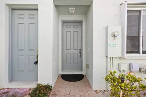 3069 Laurel Ridge Cir, Riviera Beach, FL 33404