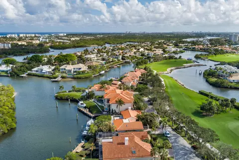 16904 S Passage S, Jupiter, FL 33477
