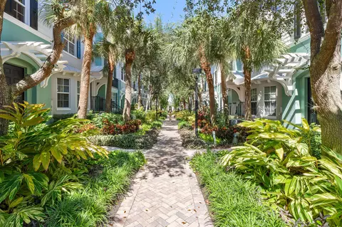 329 W Mallory Cir, Delray Beach, FL 33483