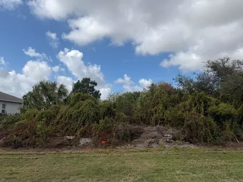 1650 SW Hampshire Ln, Port St Lucie, FL 34953
