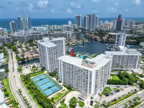 600 Three Islands Blvd #1418, Hallandale Beach, FL 33009