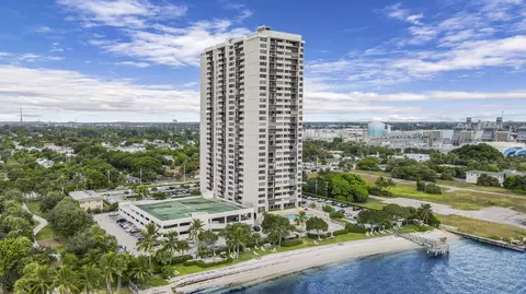 5600 N Flagler Dr #PH103, West Palm Beach, FL 33407