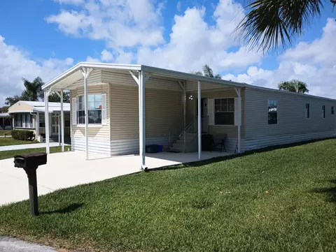 4 Tikal Ln, Port Saint Lucie, FL 34952