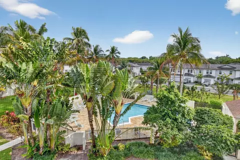 5851 Camino Del Sol #402, Boca Raton, FL 33433