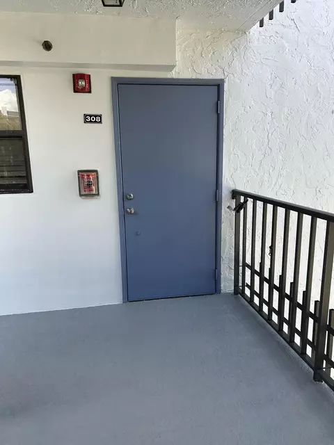 4700 Lucerne Lakes Blvd #308, Lake Worth, FL 33467