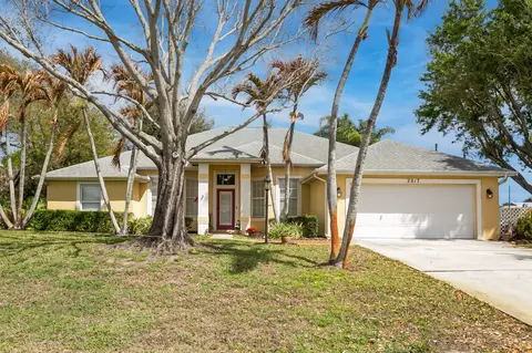 2017 SE Allamanda Dr, Port Saint Lucie, FL 34952