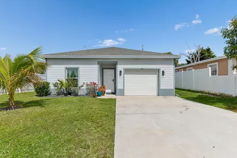 525 NW 12th Ave, Boynton Beach, FL 33435