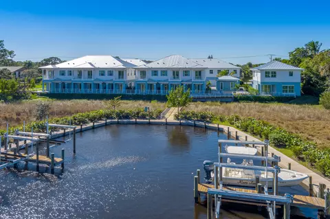 View/Area - 4692 SE Manatee Way, Stuart, FL 34997 photo 3 of 7
