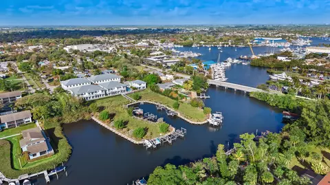 View/Area - 4692 SE Manatee Way, Stuart, FL 34997 photo 4 of 7