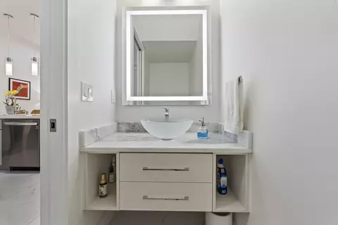 Bath - 4692 SE Manatee Way, Stuart, FL 34997 photo 1 of 5