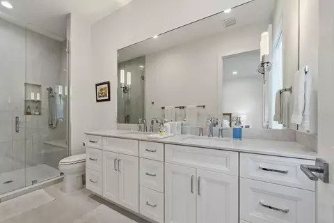 Bath - 4692 SE Manatee Way, Stuart, FL 34997 photo 3 of 5