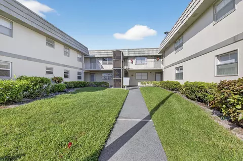 60 Brittany #B, Delray Beach, FL 33446