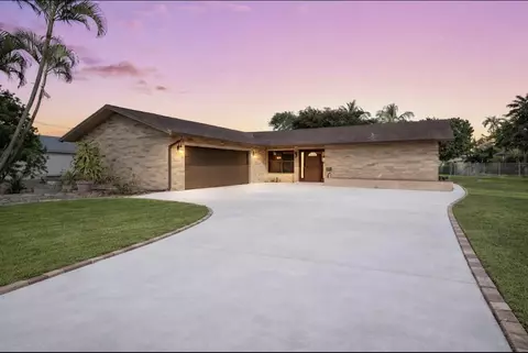 356 Sandpiper Ave, Royal Palm Beach, FL 33411