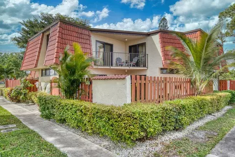 3838 Victoria Dr, West Palm Beach, FL 33406