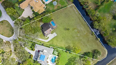 8090 Native Dancer Rd E, Palm Beach Gardens, FL 33418