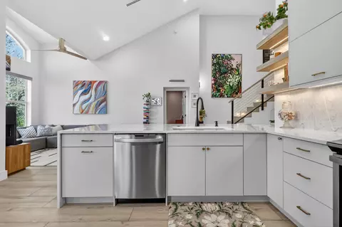 Kitchen - 1403 Mainsail Cir, Jupiter, FL 33477 photo 6 of 8