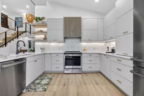 Kitchen - 1403 Mainsail Cir, Jupiter, FL 33477 photo 3 of 8