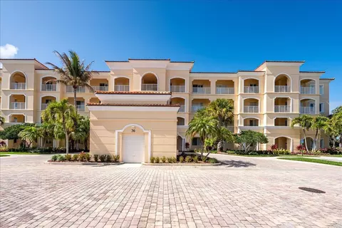 36 Harbour Isle Dr W #106, Fort Pierce, FL 34949