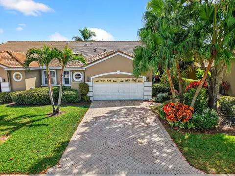 4702 Carlton Golf Dr, Lake Worth, FL 33449