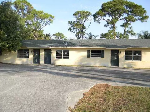 3329 SE Kensington St, Stuart, FL 34997 photo 1