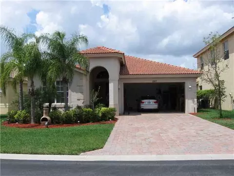 1317 SE Fleming, Stuart, FL 34997 photo 1
