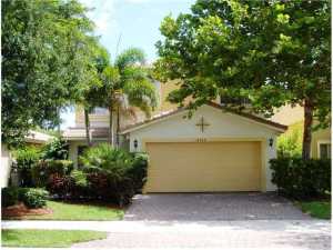 4928 SE Duval Dr, Stuart, FL 34997 photo 1