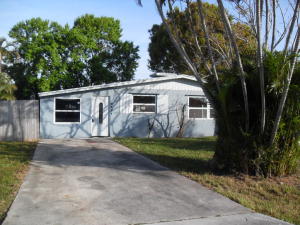2431 SE Jackson St, Stuart, FL 34997 photo 1