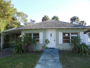 704 SE Stypmann Blvd, Stuart, FL 34994 photo 1