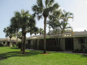 313 Meadows Dr, Boynton Beach, FL 33436 photo 1