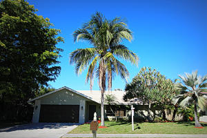 435 Apache Ln, Boca Raton, FL 33487 photo 1