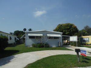 172 SE Riverbend St, Stuart, FL 34997 photo 1