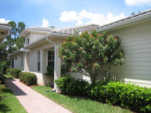 4590 SE Bridgetown Ct, Stuart, FL 34997 photo 1