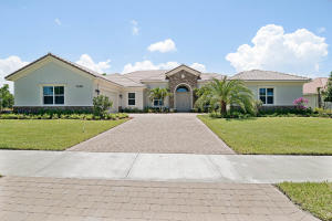7458 SE Ravissant Dr, Stuart, FL 34997 photo 1