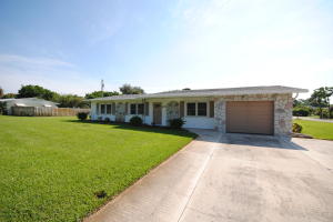 601 SE Alamanda Way, Stuart, FL 34996 photo 1