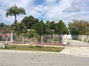 633 E 30th St, Hialeah, FL 33013 photo 1