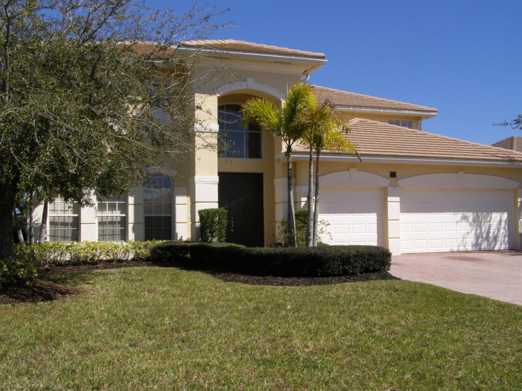 723 SW River Bend Cir, Stuart, FL 34997 photo 1