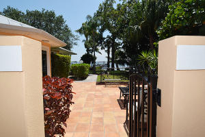 902 NW Sunset Ter, Stuart, FL 34994 photo 1