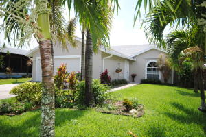 5927 SE Grafton Dr, Stuart, FL 34997 photo 1